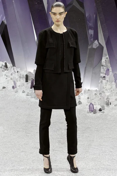 Look 12